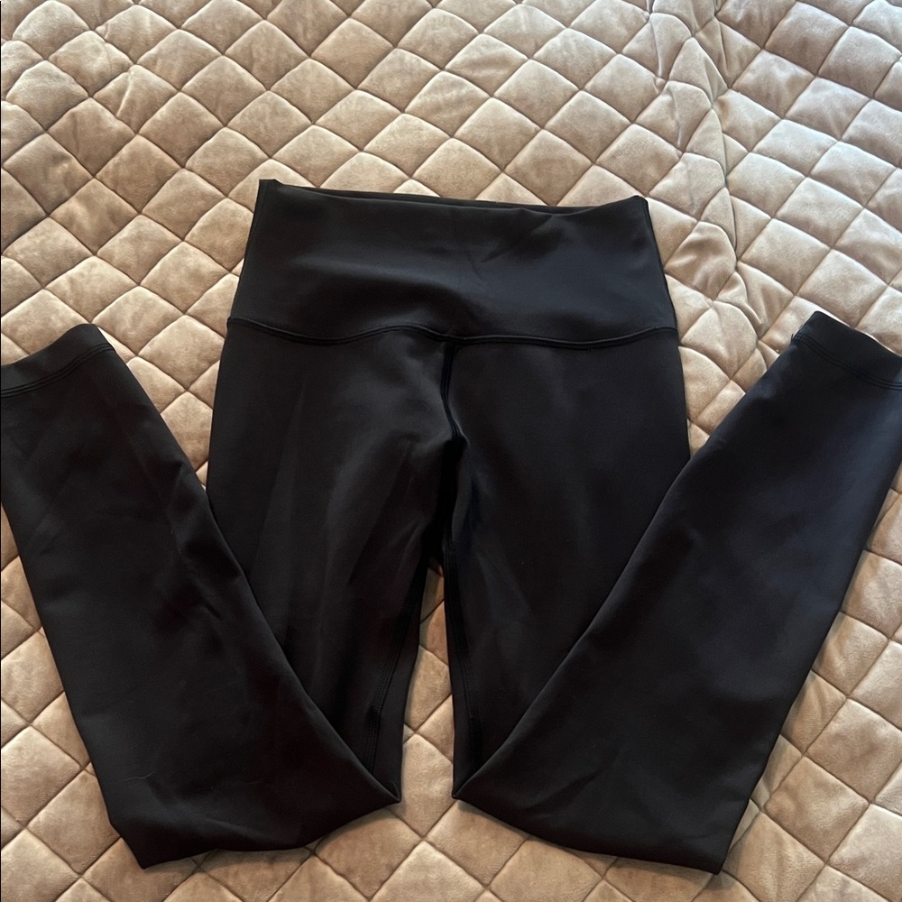 Lululemon Wunder Train size 4 black